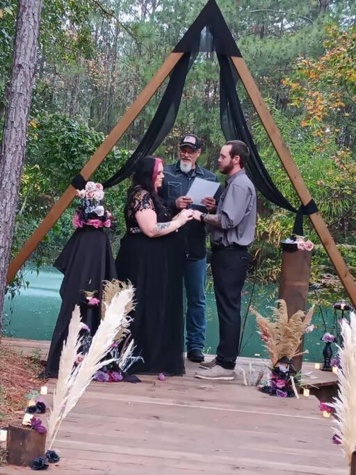 Waller Waterfront Houston Hide Out In A Magical Forest מראה חיצוני תמונה