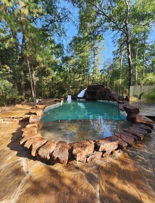Waller Waterfront Houston Hide Out In A Magical Forest מראה חיצוני תמונה