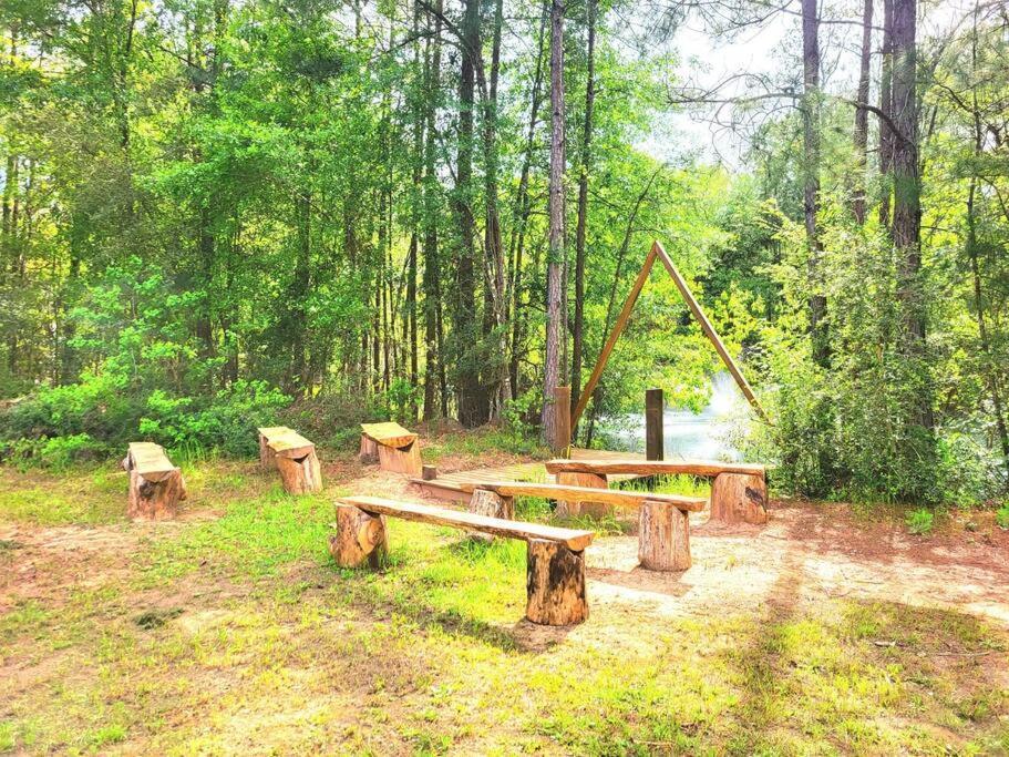 Waller Waterfront Houston Hide Out In A Magical Forest מראה חיצוני תמונה